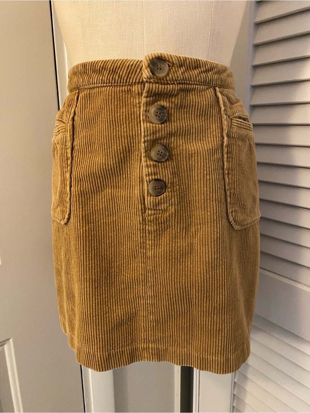 Button-Front “day to day” Corduroy Mini Skirt in Camel- Size Large (Juniors)